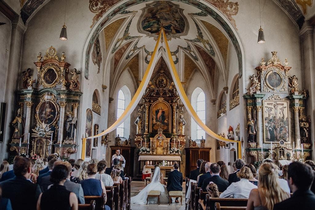 Kirchliche Trauung - So plant Ihr euer Budget am Besten