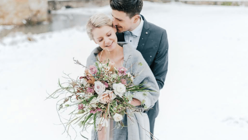 Romantische Winterhochzeit: Tipps für ein gelungenes Hochzeitsfest