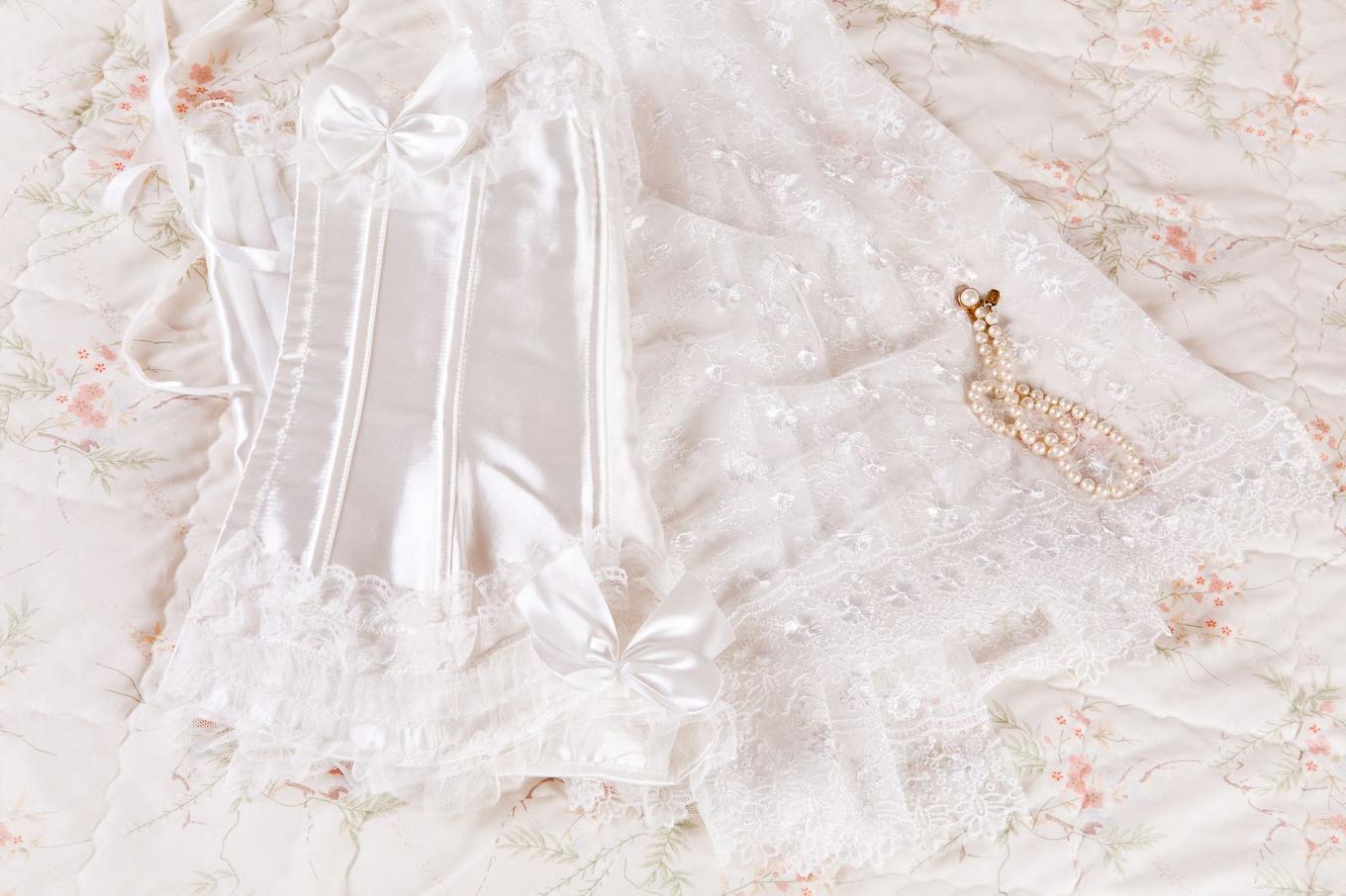 Eine Corsage zur Hochzeit tragen - Das verführerische Dessous
