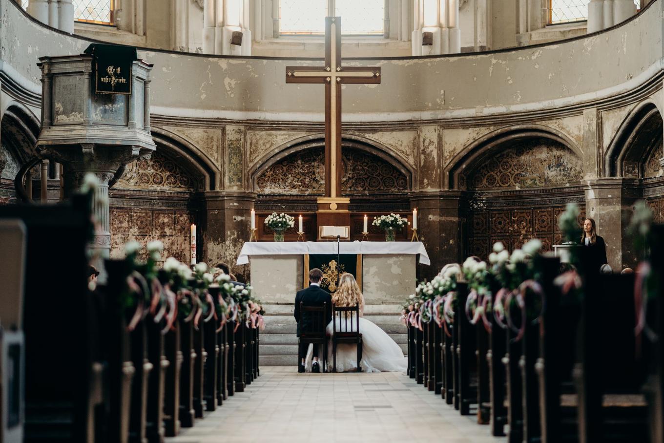 Kirchliche Trauung ohne Standesamt - Alles rund um die Hochzeit in der Kirche