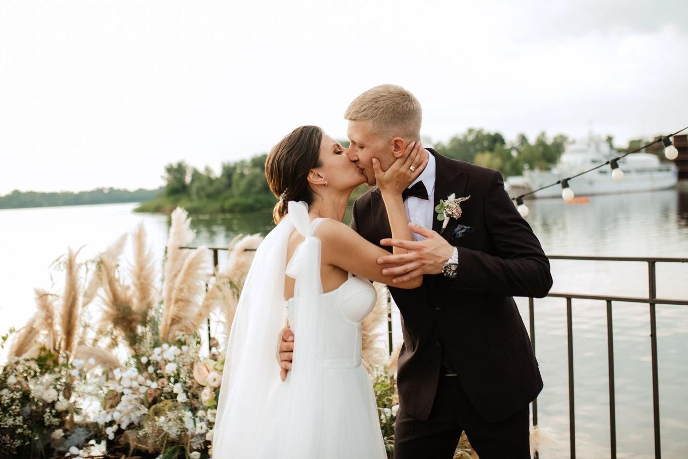 Wie lange muss man eine Hochzeit im Voraus planen?