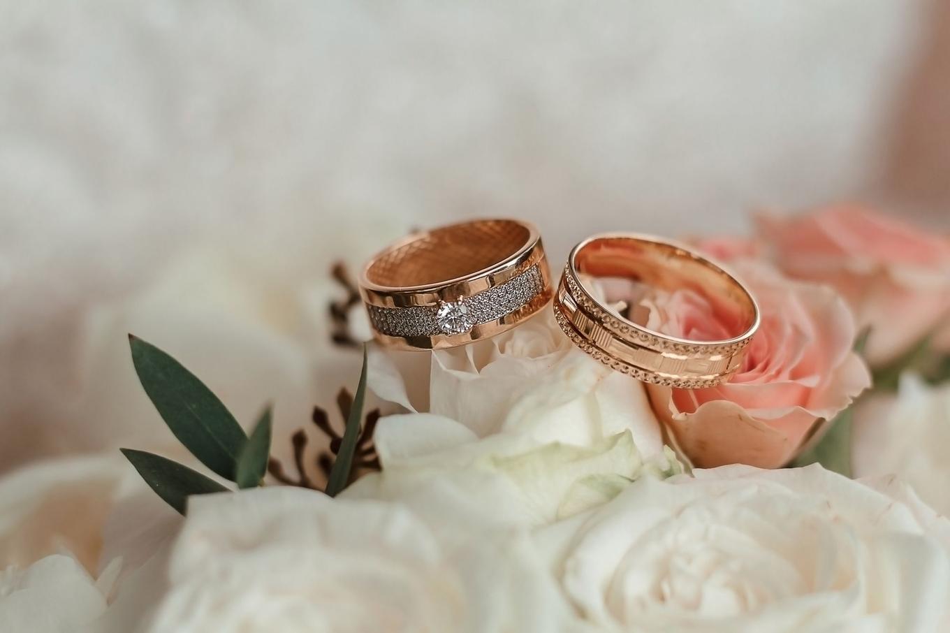 Glückwünsche zur Goldenen Hochzeit: 50+ schöne Ideen, Gedichte & Zitate zum Gratulieren