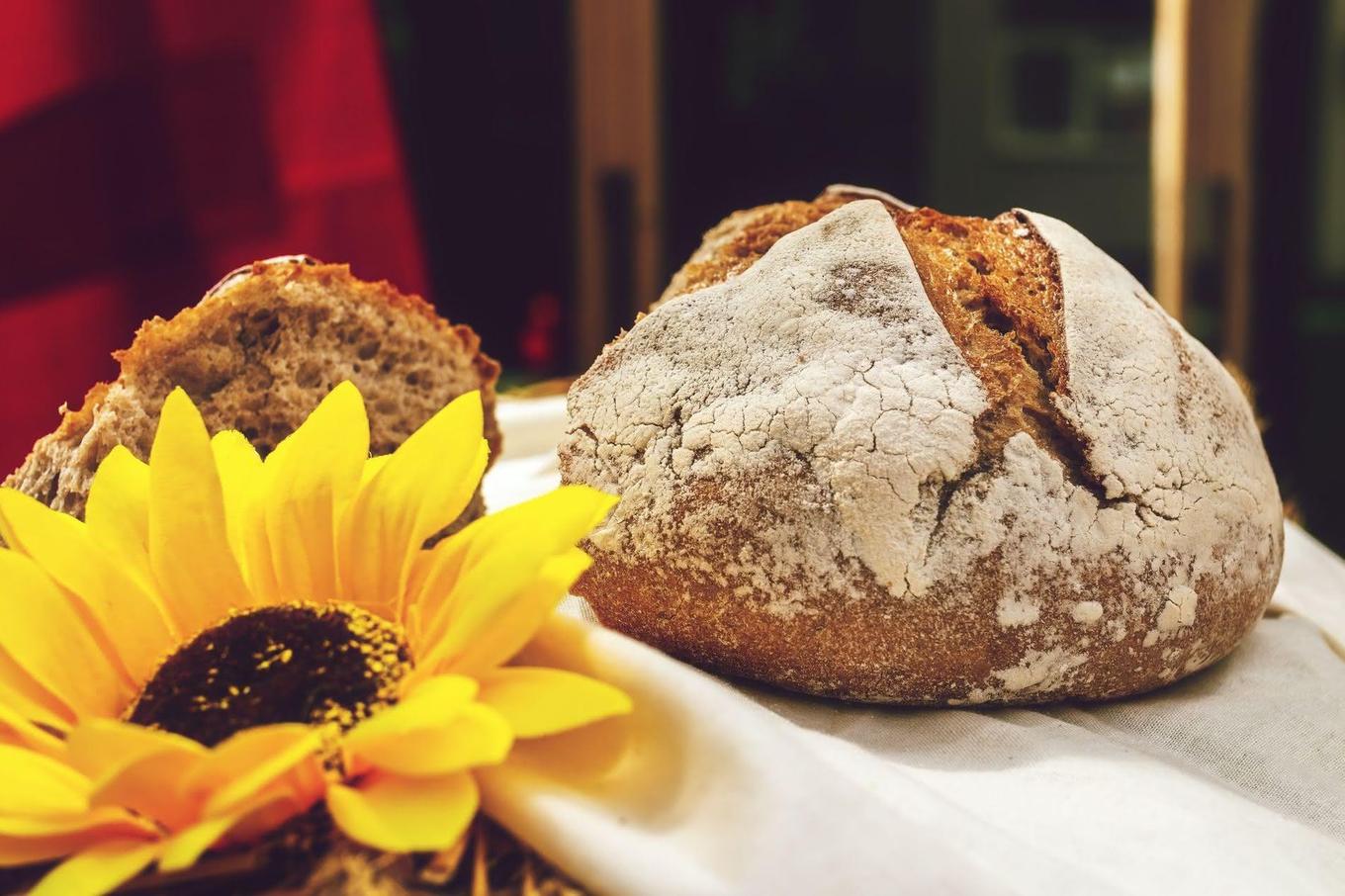 Brot und Salz zur Hochzeit schenken - Was es mit diesem Hochzeitsbrauch auf sich hat