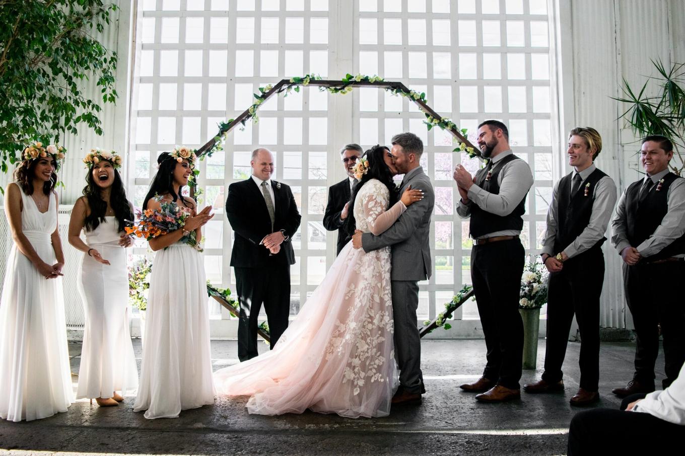 6 Fragen: Finde heraus, ob Du jemanden zu Deiner Hochzeit einladen solltest