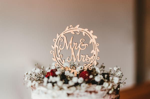Cake Topper Hochzeit- Die schönsten Ideen für Eure Torte