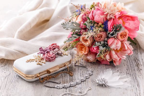 Die Handtasche für die Braut
