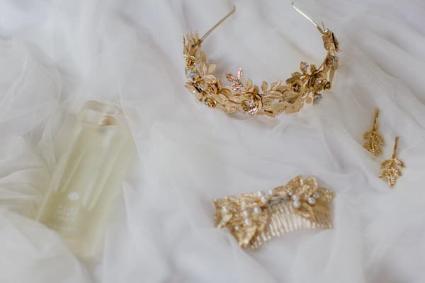 Brautfrisuren mit Diadem - So werdet Ihr zur Prinzessin