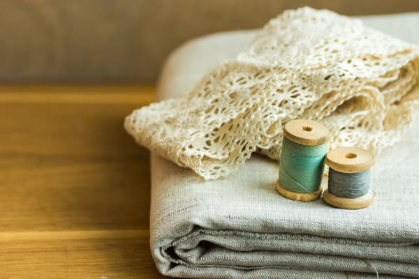Hochzeitseinladungen mit Spitze - Wieso sie perfekt zu Vintage und Boho Hochzeiten passen