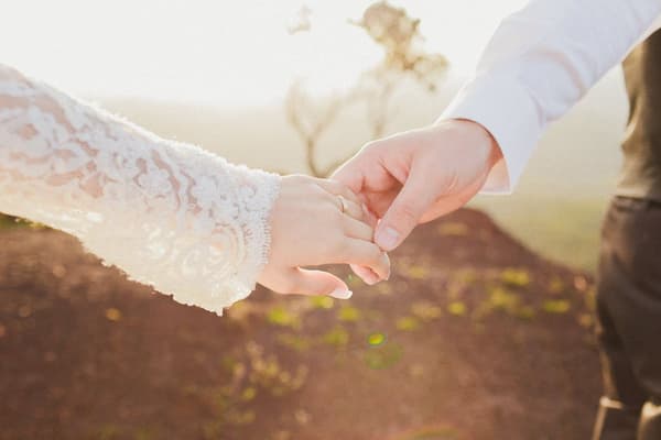 Brautkleider mit Spitze - Ein romantisches Kleid zur Hochzeit