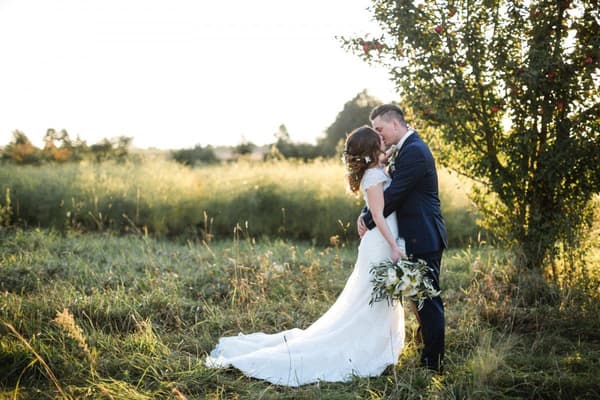 Der Hochzeitskuss - Die schönsten Hochzeitsbräuche