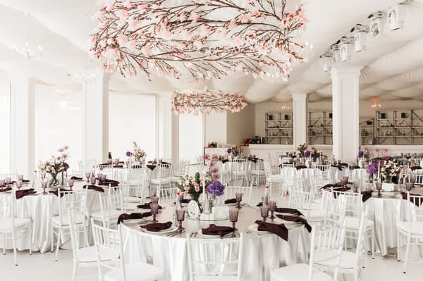 Hochzeitssaal: So findet Ihr die perfekte Hochzeitslocation für Eure Traumhochzeit!