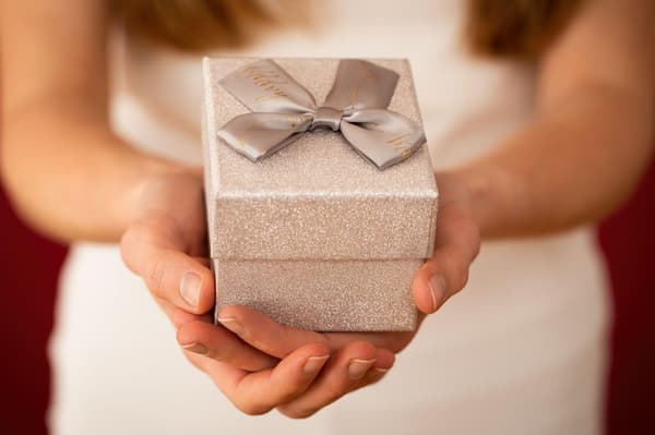 40 einzigartige Geschenke zur Silberhochzeit – Top Ideen zur Auswahl