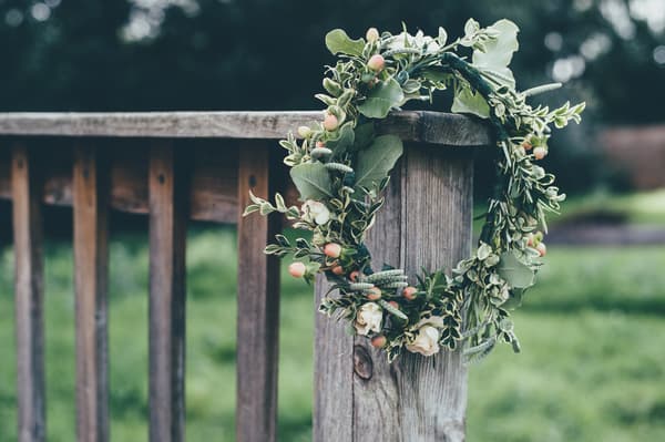 Kopflegenden – schöne Blumenkränze für schöne Köpfe