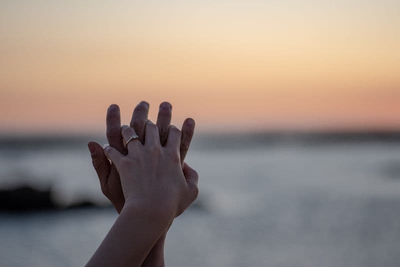 Verlobung beim Sonnenuntergang