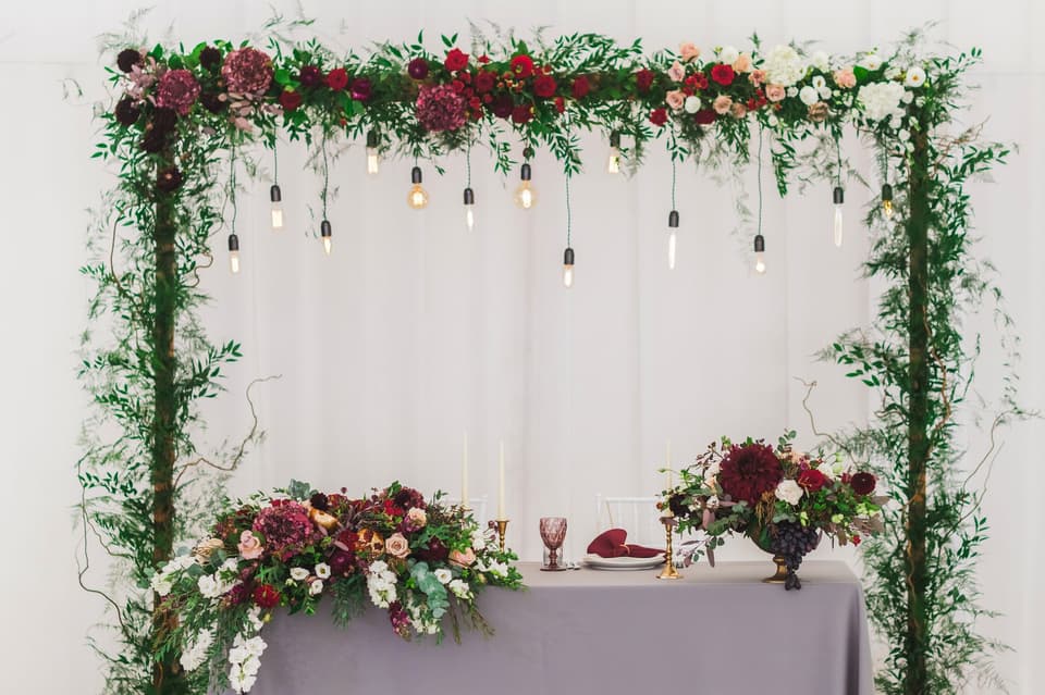 Edison Birnen über Hochzeitstisch