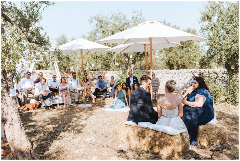 Hochzeit Ausland: Traumhafte Hochzeit im Freien in Italien