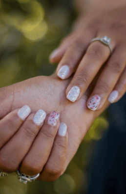 Muster Nails Manicure