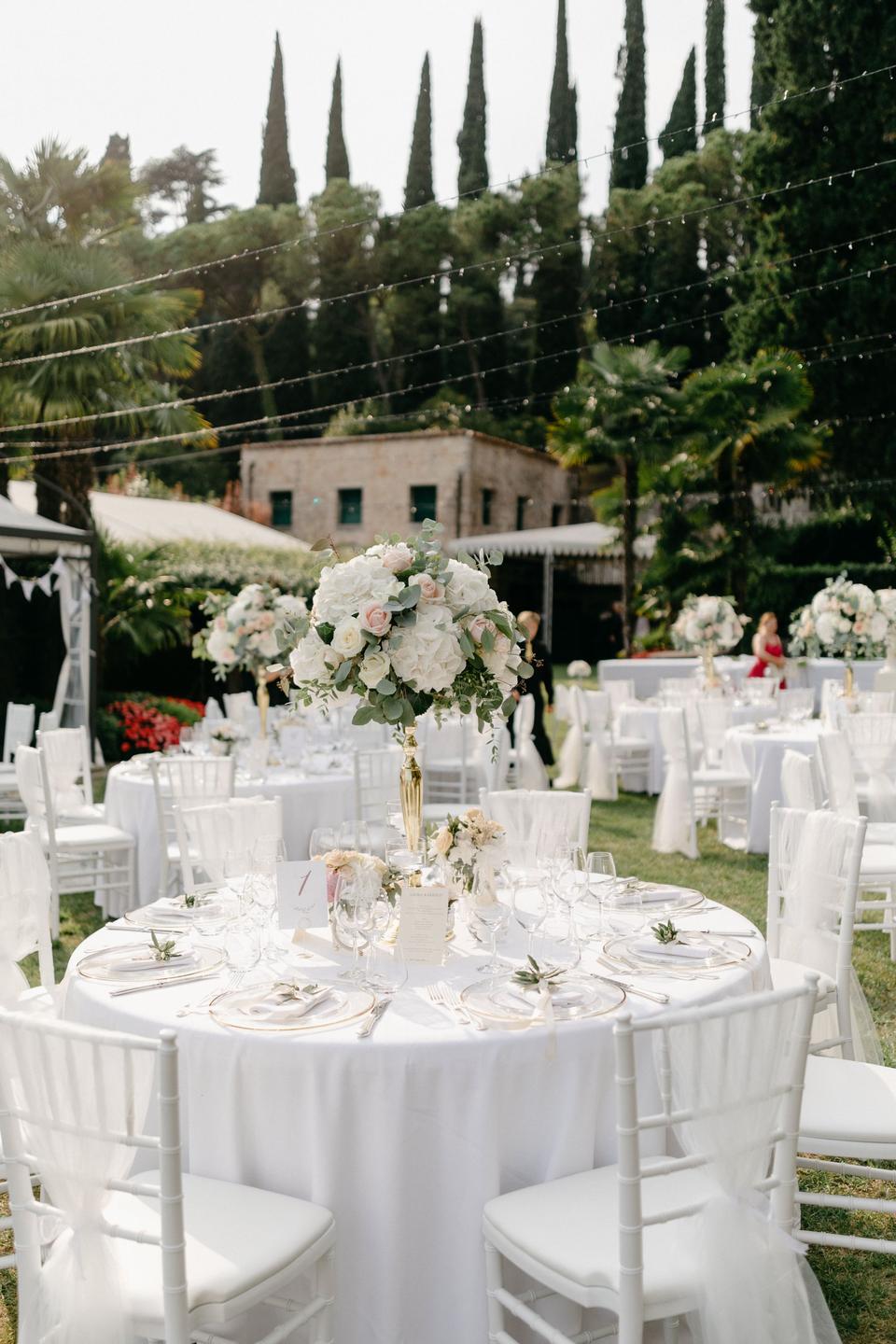 Hochzeit im Freien: Traumhafte Hochzeitstische