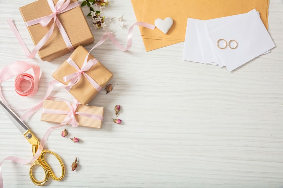Hochzeitsgeschenke auspacken