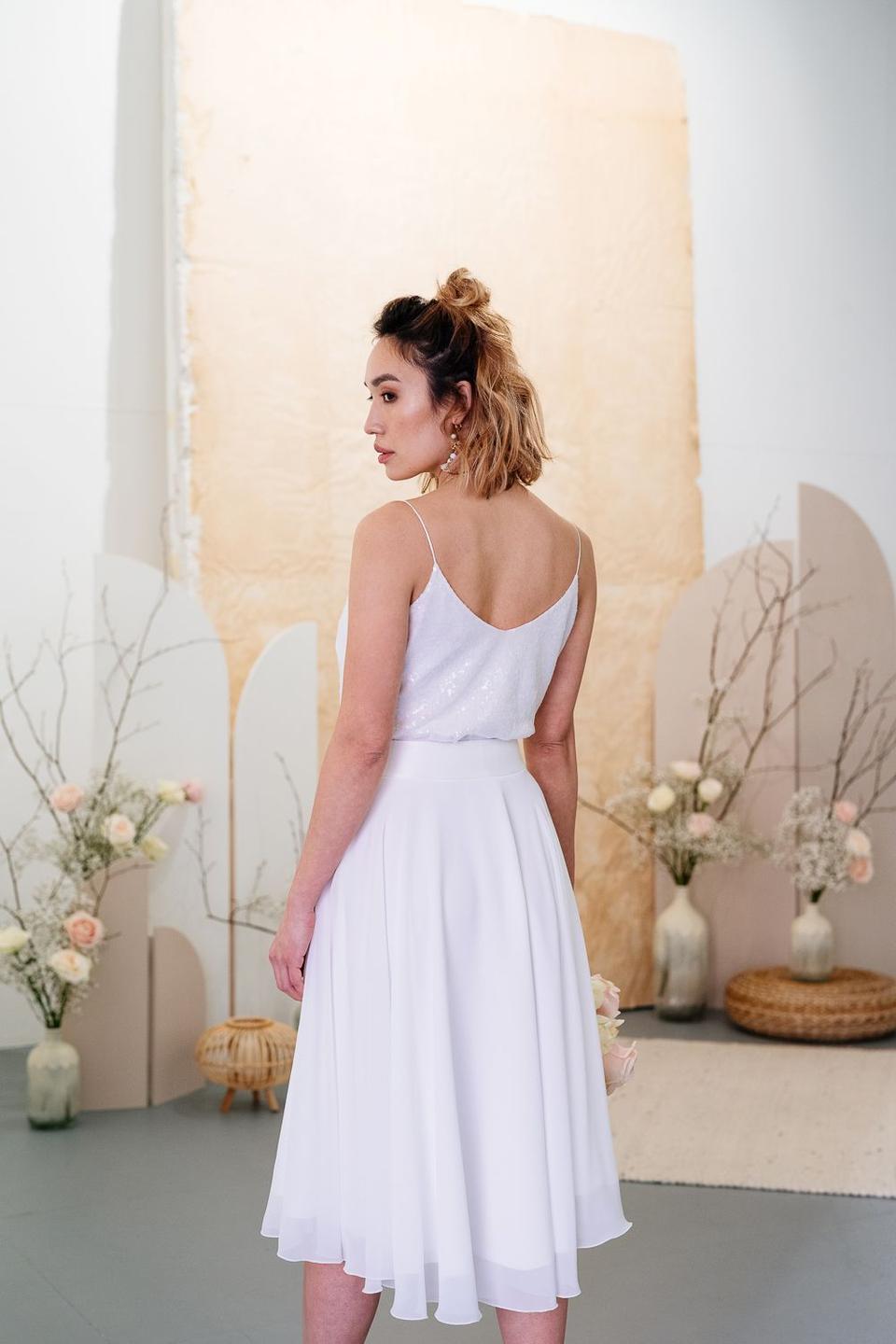 kurzes schlichtes Brautkleid