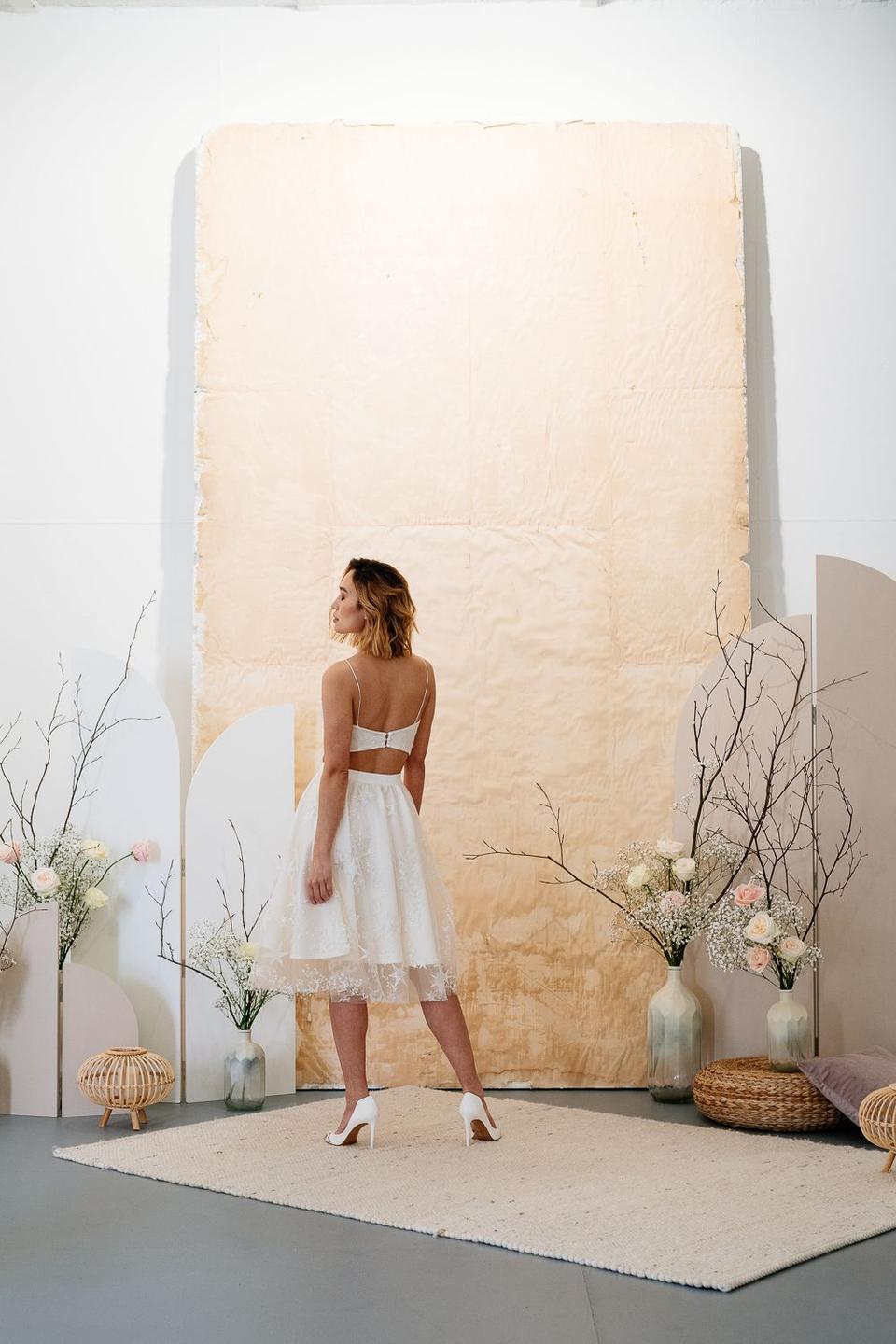 kurzer Zweiteiler als Brautkleid