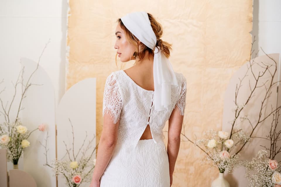 Kurzer Zweiteiler als Brautkleid