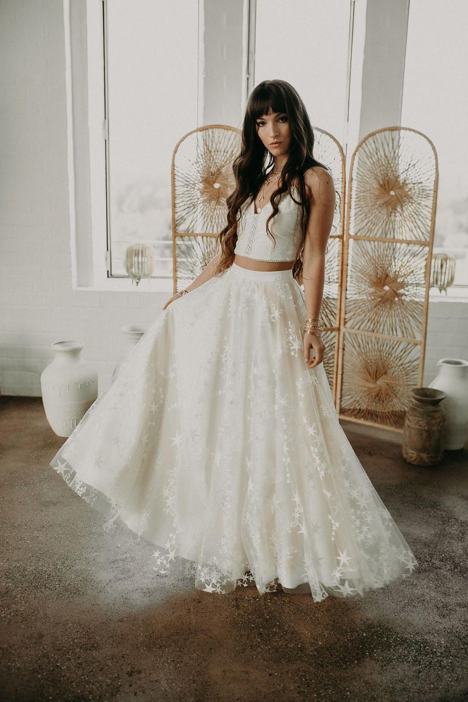 Zweiteiliges Brautkleid mit weitem Tüll-Rock