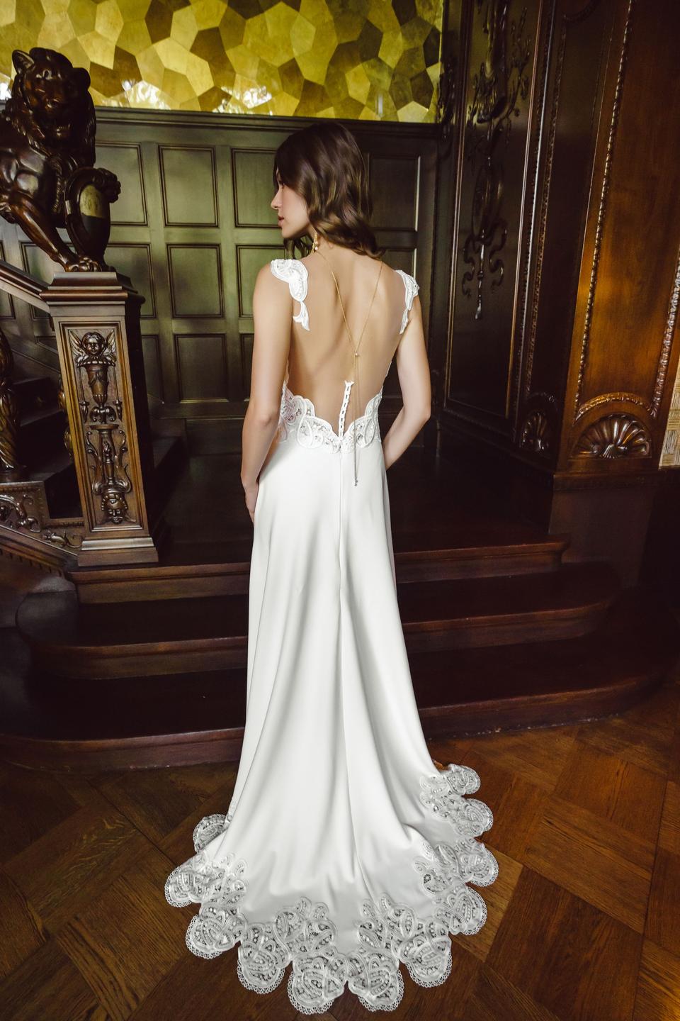 rückenfreies Brautkleid