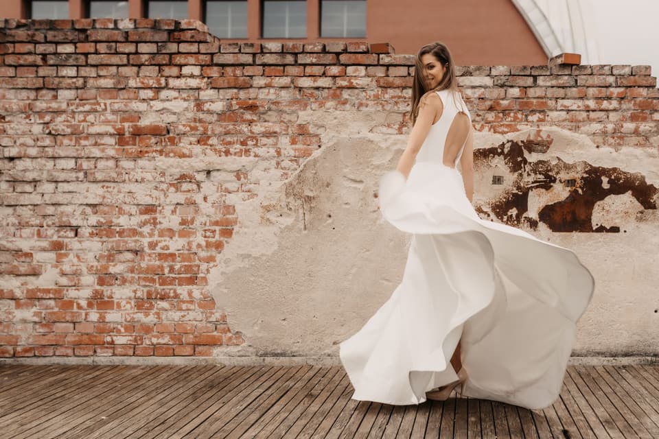 rückenfreies Brautkleid