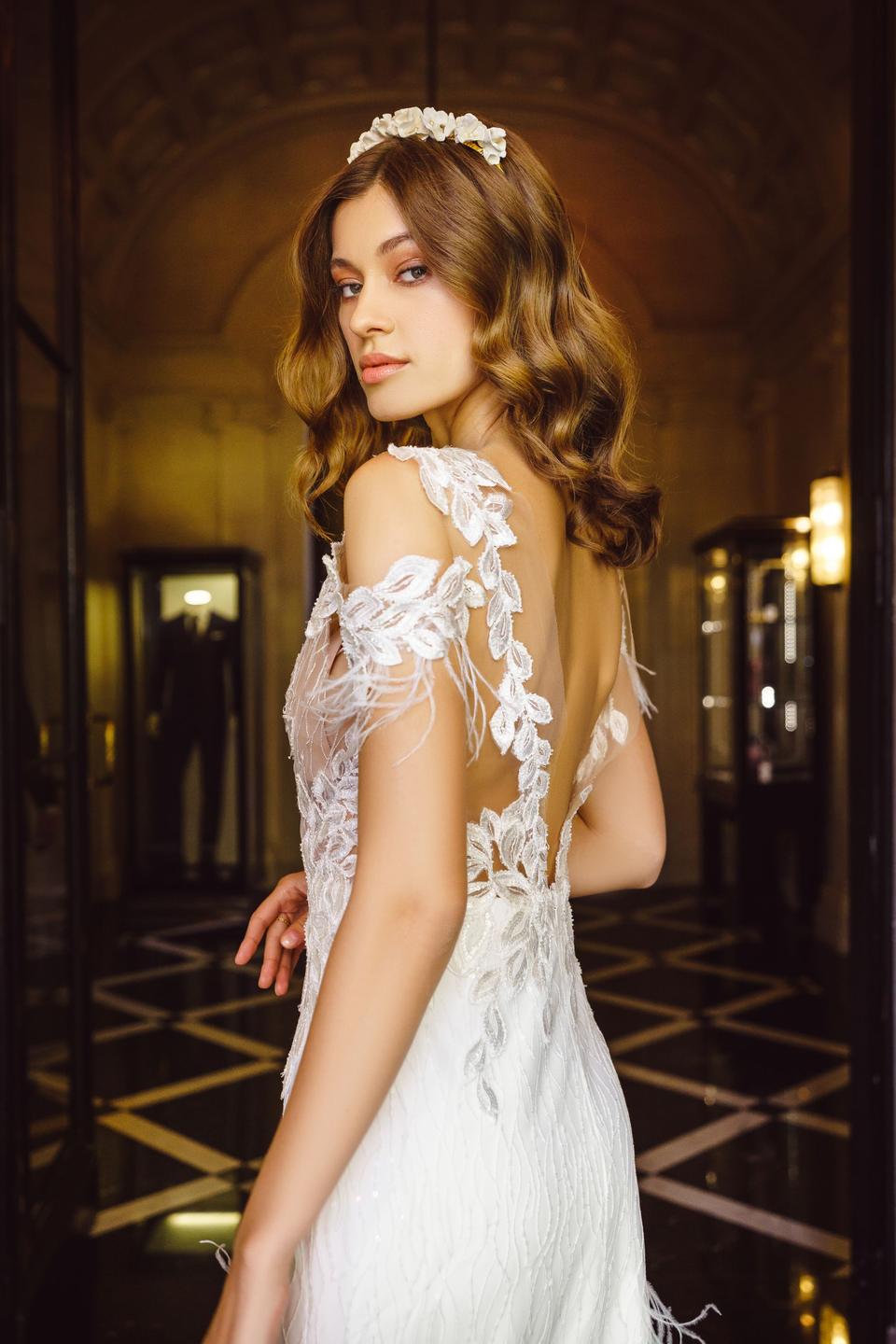 rückenfreies Brautkleid mit Tattoo-Spitze