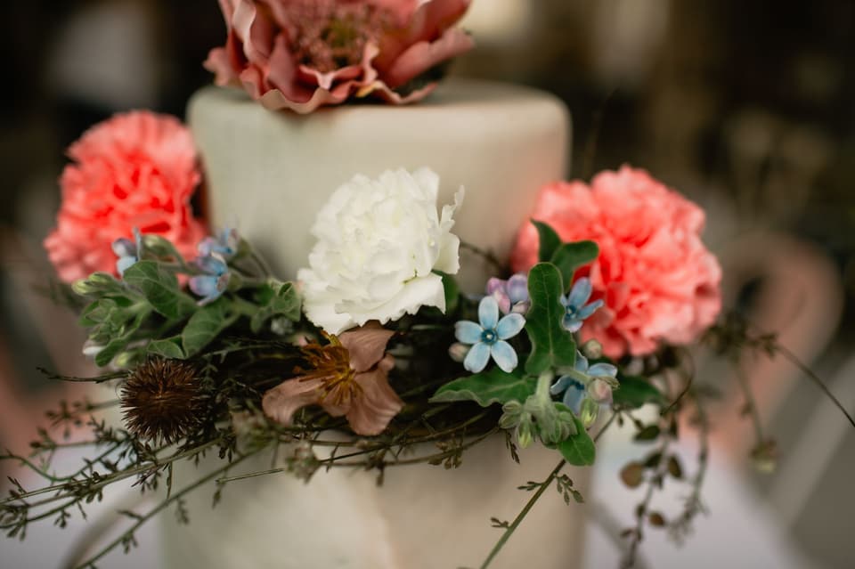 Die Hochzeitstorte von nah fotografiert