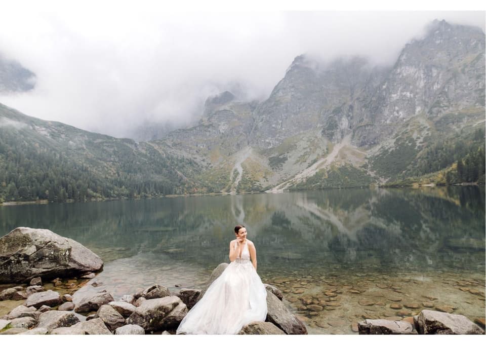 Braut-Shooting an einem Bergsee