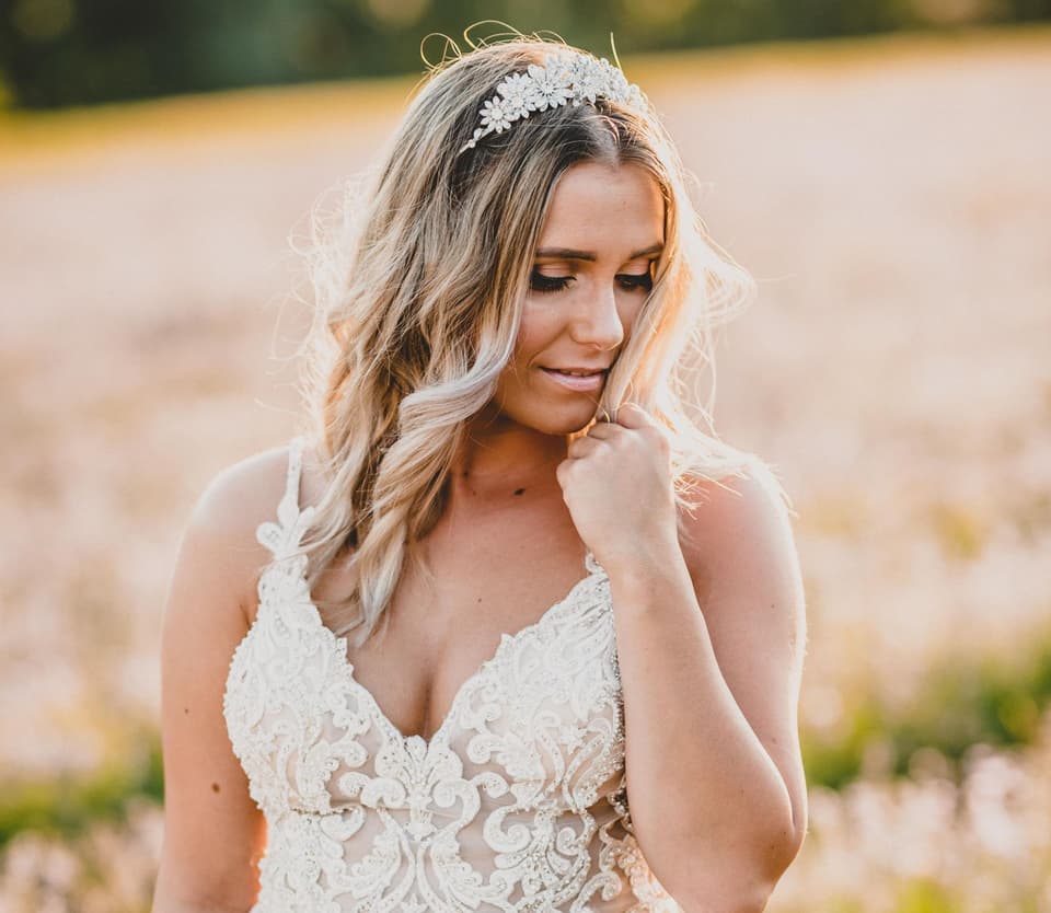 Haarschmuck Braut - zartes Diadem mit Blumen - Braut Haarschmuck