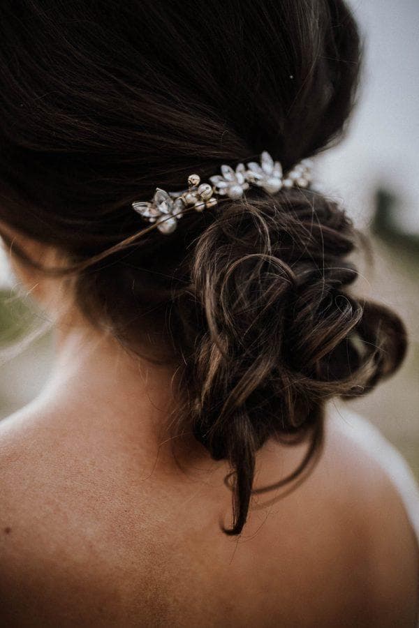 Hochzeit Haarschmuck Haarkamm in Hochsteckfrisur mit Perlen und Strass - Haarschmuck Braut