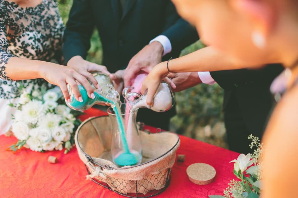 Sandzeremonie: Ein besonderes Ritual mit dem Partner / der Partnerin und den Liebsten.
