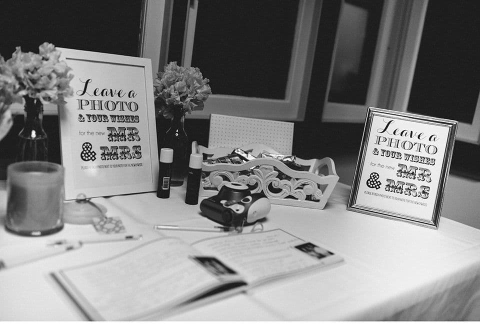 Hochzeit Gästebuch mit Fotos und einer Polaraoidkamera