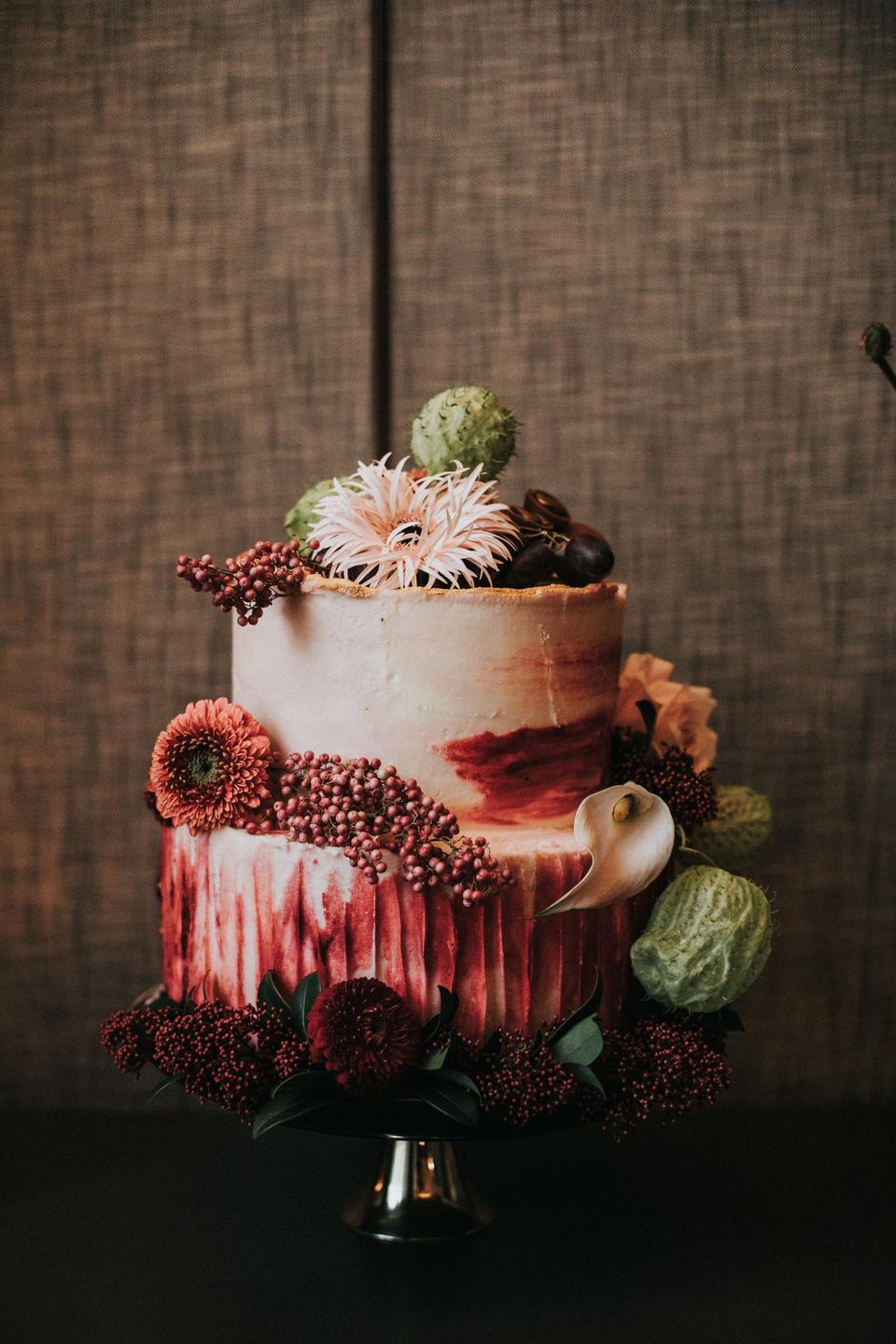 Hochzeitstorte mit Blumen