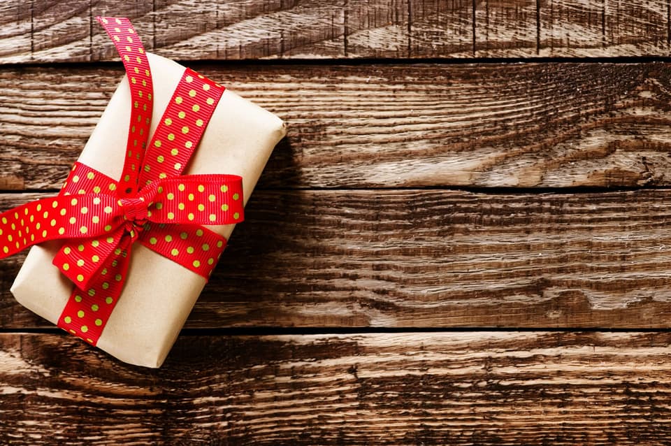Ein Geschenk mit Expressversand und Rechnung
