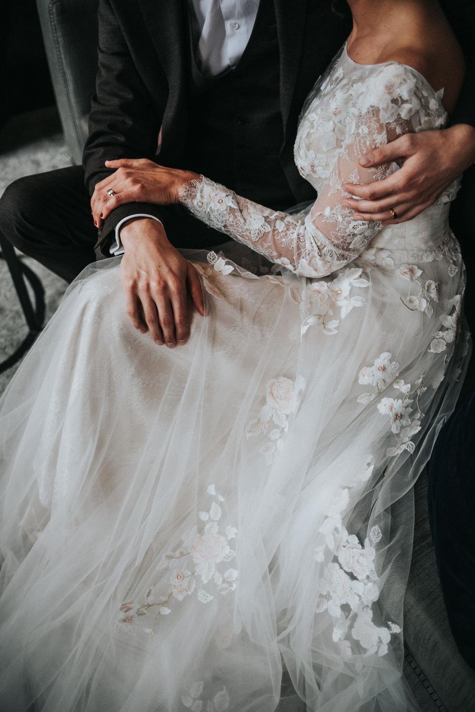 Brautkleid second hand mit floralem Muster