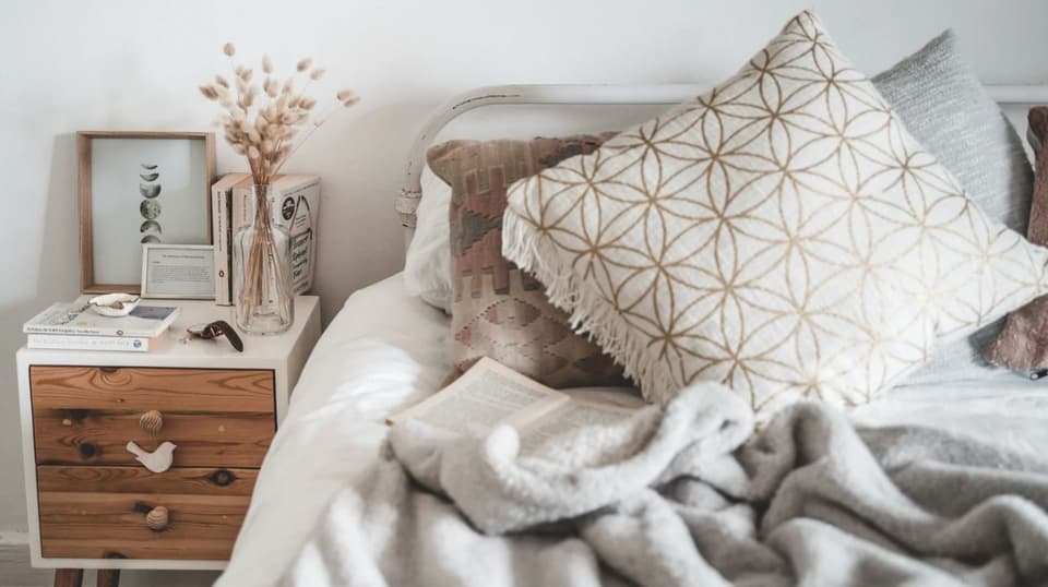 Zuhause im eigenen Bett schlafen
