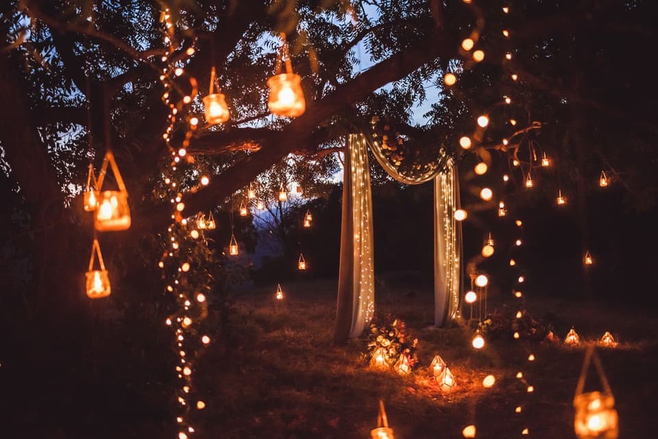 Lichterkette als Trend auf der Hochzeit