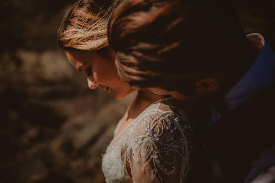 Ehepaar zusammen am Tag der Baumwollhochzeit