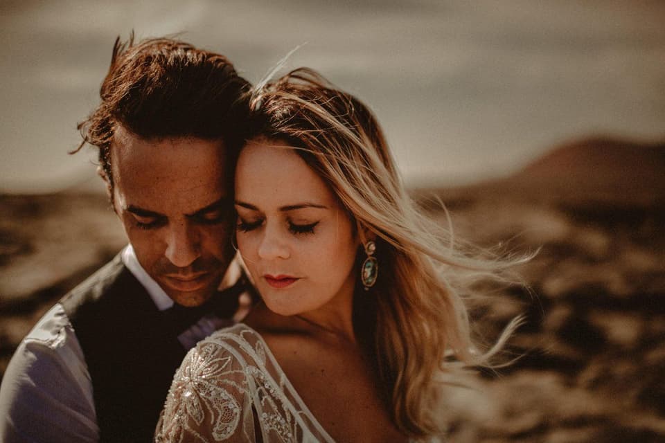 Ehepaar am 2. Hochzeitstag