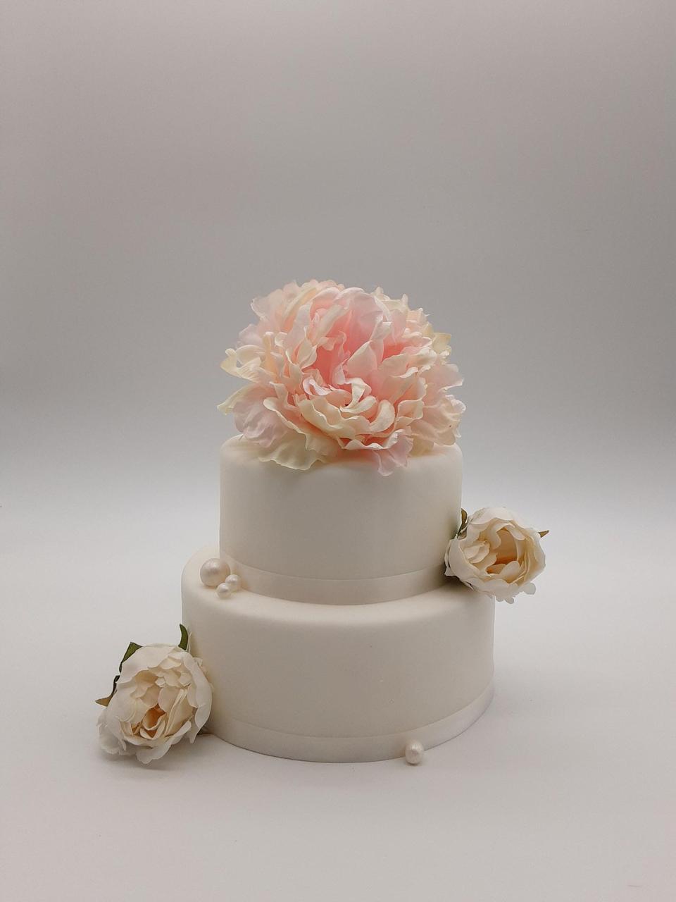 Eine klassische Hochzeitstorte für eine Vintage Hochzeit