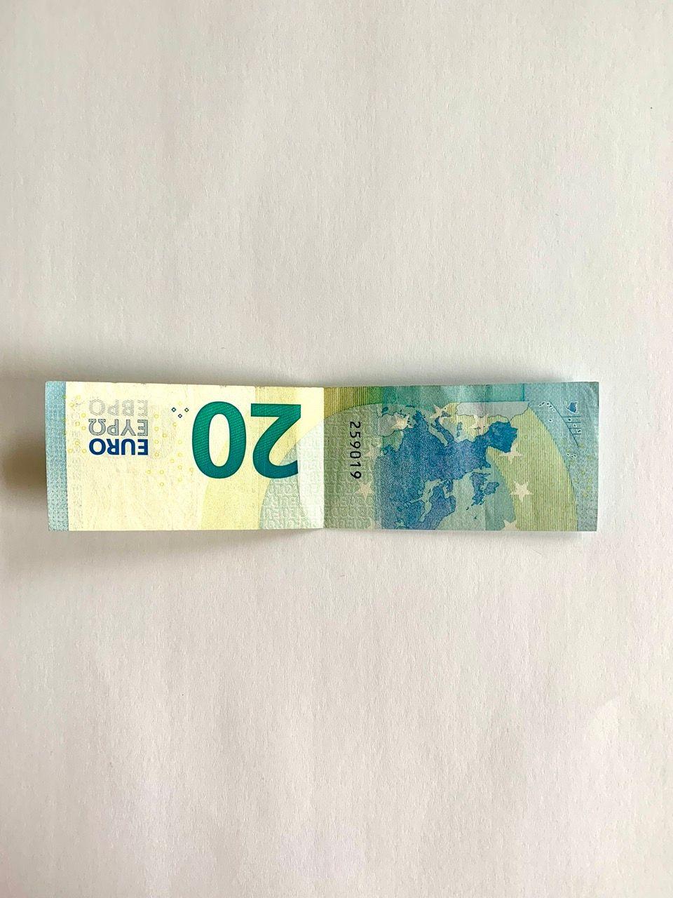 Schritt 2: Geld falten