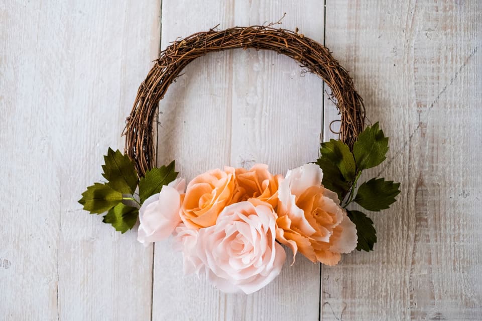 Rosenkranz als Dekoration für die Rosenhochzeit