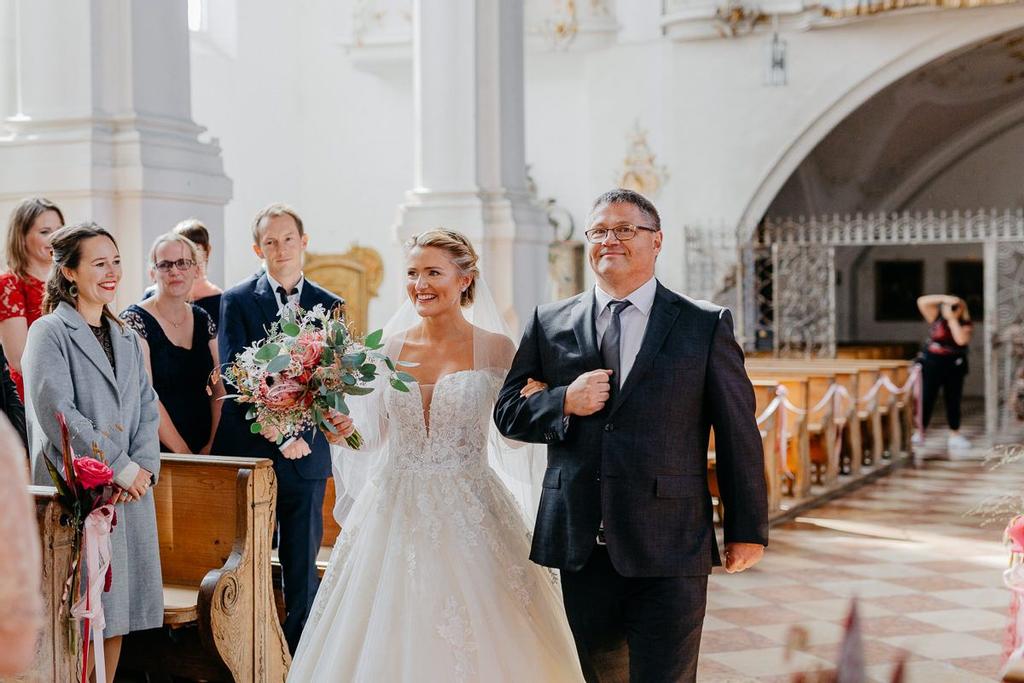 Hochzeit In Tracht Tolle Ideen F r Brautpaar Und G ste hochzeit-in-tracht-tolle-ideen-f-r-brautpaar-und-g-ste